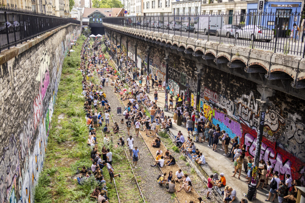 Feiern auf den Gleisen der ehemaligen Petite Ceinture © Charlotte Béja