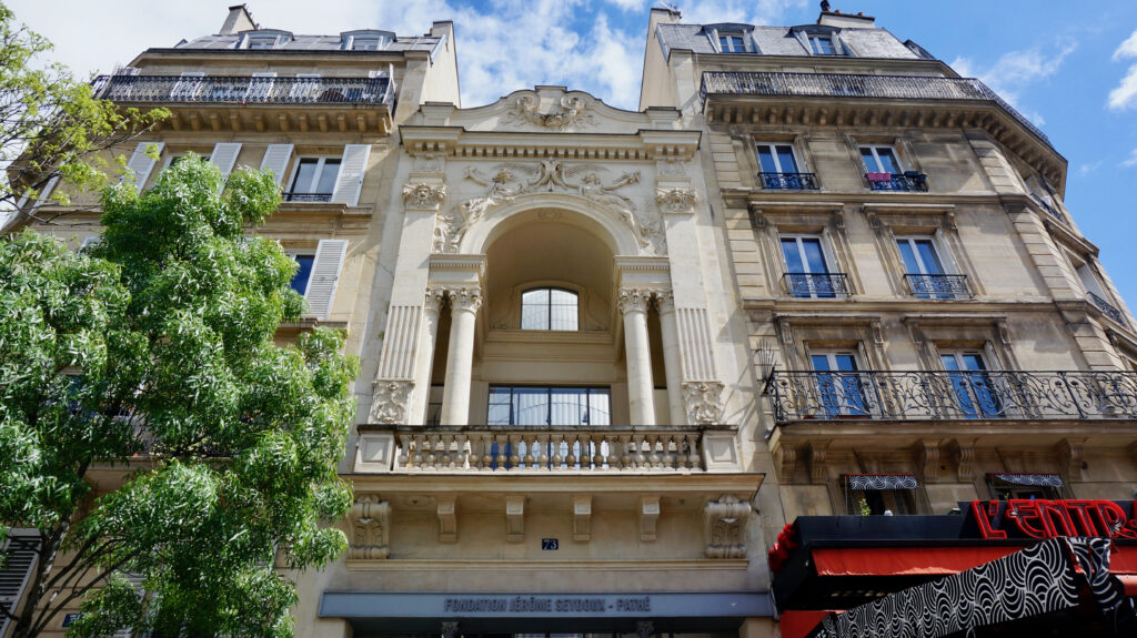 Neben den Kinos selbst gehören Institutionen wie die Fondation Pathé zu wichtigen Orten, die Paris zur „Hauptstadt des Kinos“ machen © Ausparis.de